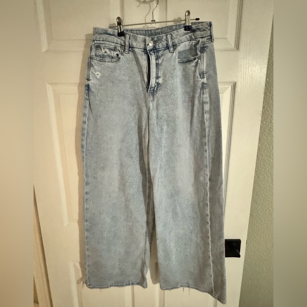 American Eagle Outfitters Light Wash Wide Leg Jeans